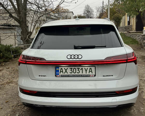 Белый Ауди E-Tron, объемом двигателя 0 л и пробегом 13 тыс. км за 49000 $, фото 2 на Automoto.ua