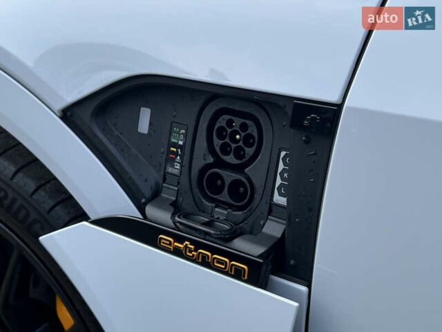 Белый Ауди E-Tron, объемом двигателя 0 л и пробегом 23 тыс. км за 44483 $, фото 85 на Automoto.ua