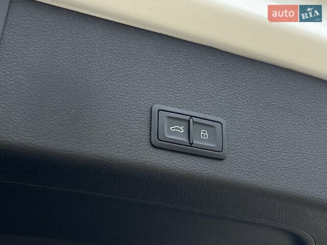 Белый Ауди E-Tron, объемом двигателя 0 л и пробегом 41 тыс. км за 42727 $, фото 40 на Automoto.ua