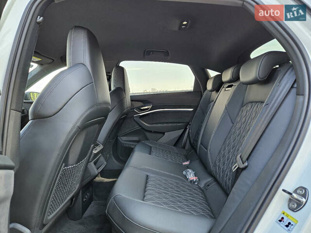 Белый Ауди E-Tron, объемом двигателя 0 л и пробегом 1 тыс. км за 64999 $, фото 23 на Automoto.ua