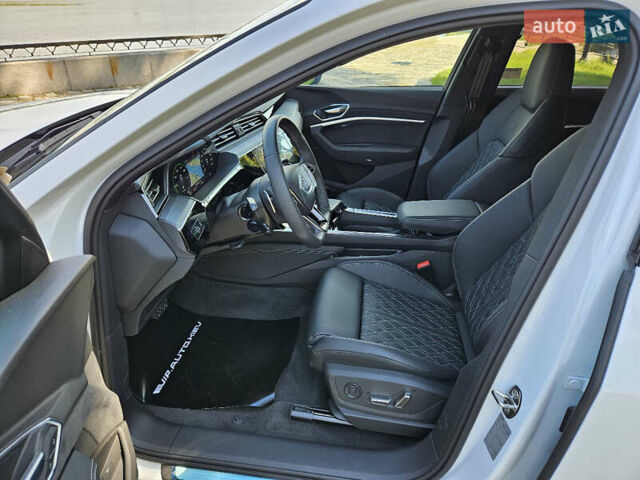 Белый Ауди E-Tron, объемом двигателя 0 л и пробегом 1 тыс. км за 64999 $, фото 8 на Automoto.ua