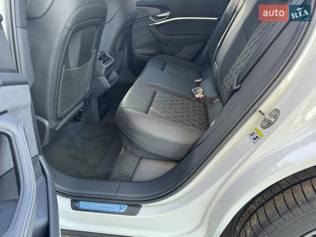 Белый Ауди E-Tron, объемом двигателя 0 л и пробегом 1 тыс. км за 67000 $, фото 14 на Automoto.ua