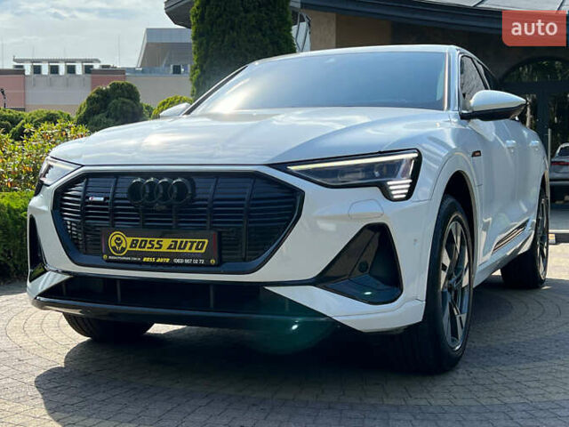 Белый Ауди E-Tron, объемом двигателя 0 л и пробегом 33 тыс. км за 45900 $, фото 2 на Automoto.ua