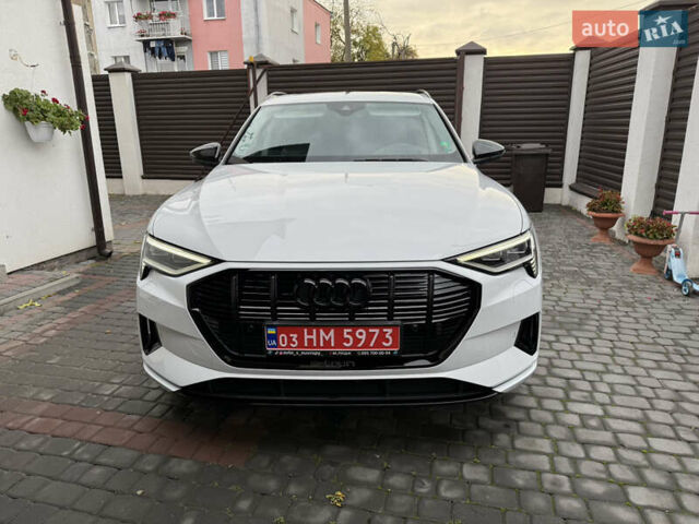 Белый Ауди E-Tron, объемом двигателя 0 л и пробегом 60 тыс. км за 34700 $, фото 2 на Automoto.ua