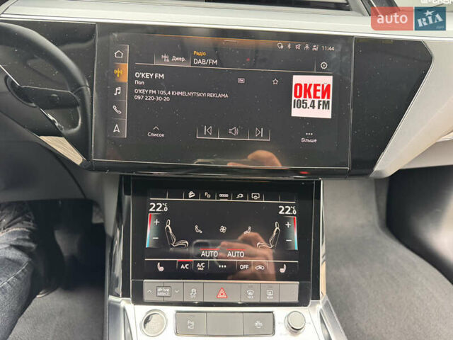 Белый Ауди E-Tron, объемом двигателя 0 л и пробегом 27 тыс. км за 38800 $, фото 31 на Automoto.ua