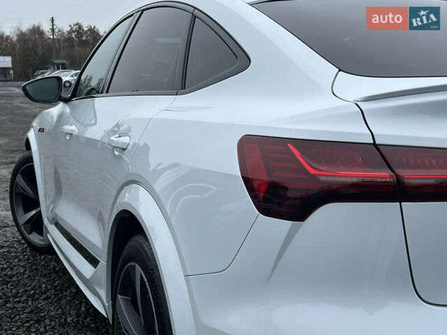 Білий Ауді E-Tron, об'ємом двигуна 0 л та пробігом 48 тис. км за 48798 $, фото 11 на Automoto.ua