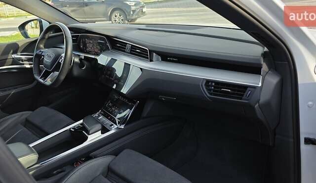 Белый Ауди E-Tron, объемом двигателя 0 л и пробегом 110 тыс. км за 37700 $, фото 73 на Automoto.ua