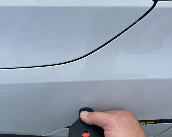 Білий Ауді E-Tron, об'ємом двигуна 0 л та пробігом 29 тис. км за 37999 $, фото 78 на Automoto.ua