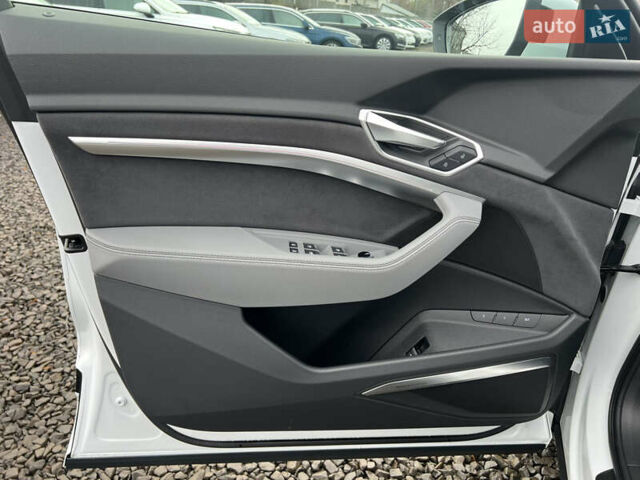 Білий Ауді E-Tron, об'ємом двигуна 0 л та пробігом 48 тис. км за 48798 $, фото 35 на Automoto.ua