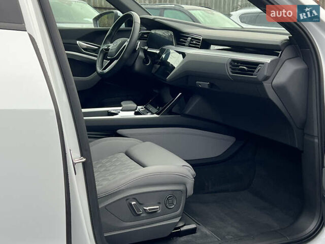 Білий Ауді E-Tron, об'ємом двигуна 0 л та пробігом 48 тис. км за 48798 $, фото 46 на Automoto.ua