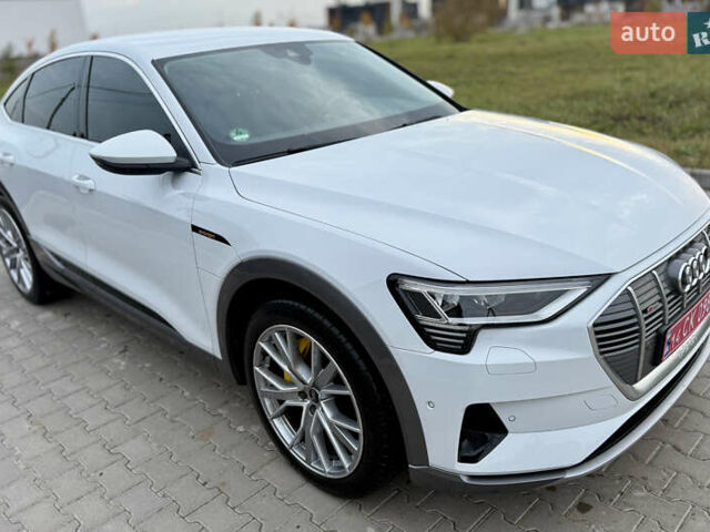 Белый Ауди E-Tron, объемом двигателя 0 л и пробегом 38 тыс. км за 38500 $, фото 2 на Automoto.ua