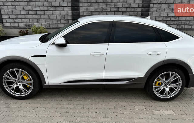 Белый Ауди E-Tron, объемом двигателя 0 л и пробегом 38 тыс. км за 38500 $, фото 19 на Automoto.ua