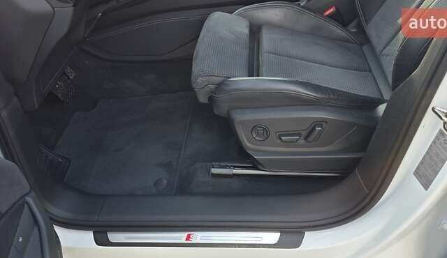 Белый Ауди E-Tron, объемом двигателя 0 л и пробегом 110 тыс. км за 37700 $, фото 56 на Automoto.ua