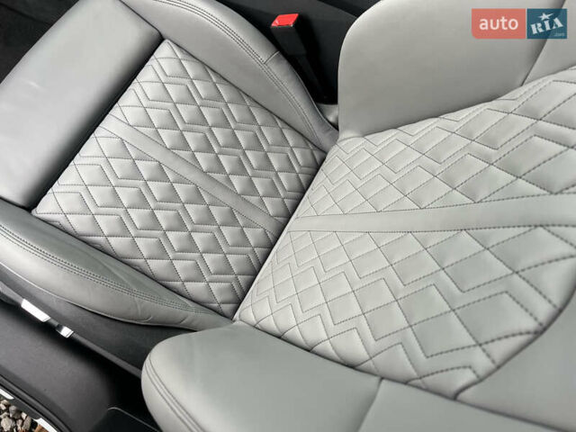 Білий Ауді E-Tron, об'ємом двигуна 0 л та пробігом 48 тис. км за 48798 $, фото 32 на Automoto.ua