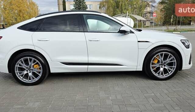 Белый Ауди E-Tron, объемом двигателя 0 л и пробегом 110 тыс. км за 37700 $, фото 12 на Automoto.ua