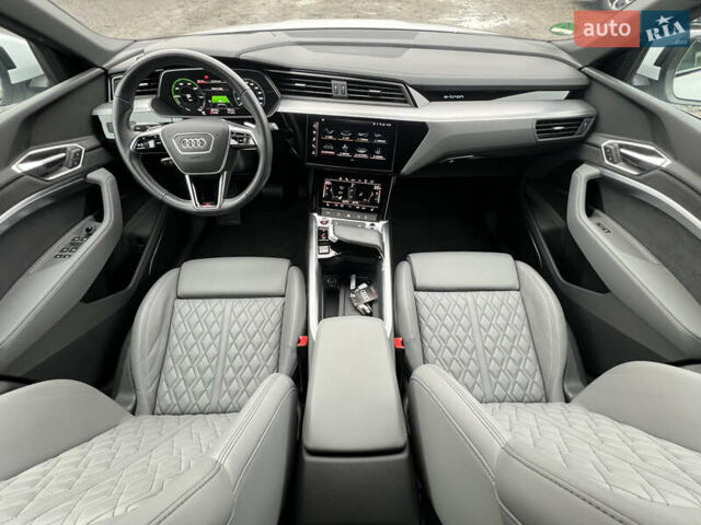 Білий Ауді E-Tron, об'ємом двигуна 0 л та пробігом 48 тис. км за 48798 $, фото 53 на Automoto.ua