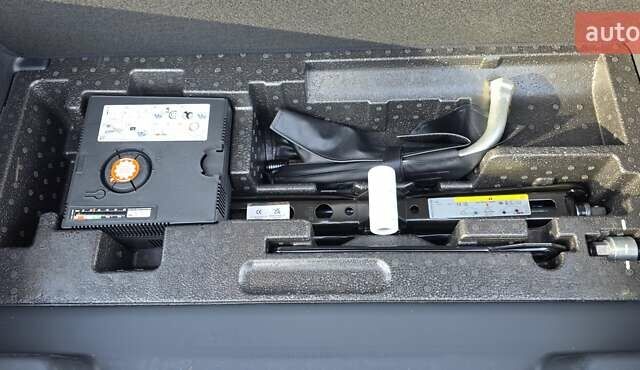 Белый Ауди E-Tron, объемом двигателя 0 л и пробегом 110 тыс. км за 37700 $, фото 80 на Automoto.ua