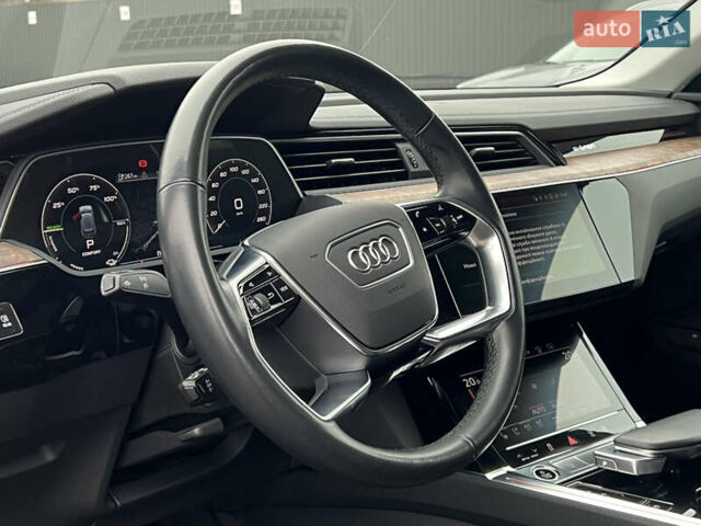 Белый Ауди E-Tron, объемом двигателя 0 л и пробегом 41 тыс. км за 41325 $, фото 25 на Automoto.ua