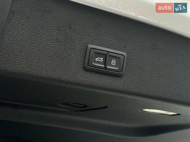 Білий Ауді E-Tron, об'ємом двигуна 0 л та пробігом 48 тис. км за 48798 $, фото 42 на Automoto.ua