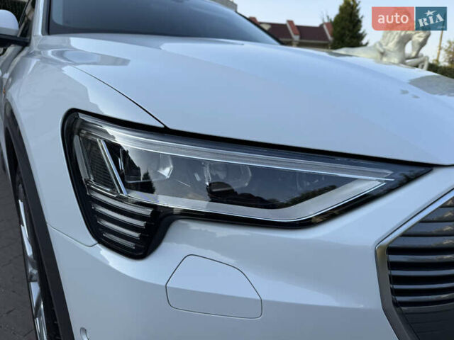 Ауди E-Tron 2023 в Хмельницком на Automoto.ua Белый Ауди E-Tron, объемом двигателя 0 л и пробегом 28 тыс. км за 39500 $, фото 42 на Automoto.ua