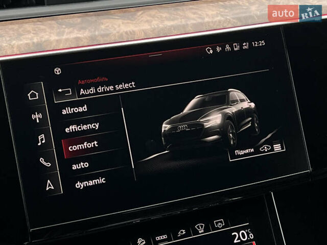 Белый Ауди E-Tron, объемом двигателя 0 л и пробегом 41 тыс. км за 41325 $, фото 79 на Automoto.ua