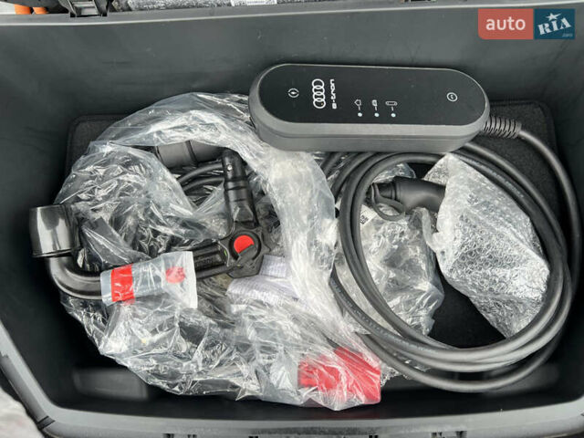 Білий Ауді E-Tron, об'ємом двигуна 0 л та пробігом 48 тис. км за 48798 $, фото 95 на Automoto.ua