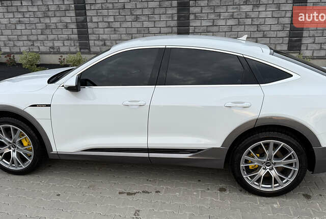 Белый Ауди E-Tron, объемом двигателя 0 л и пробегом 38 тыс. км за 38500 $, фото 8 на Automoto.ua