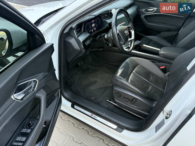 Белый Ауди E-Tron, объемом двигателя 0 л и пробегом 38 тыс. км за 38500 $, фото 27 на Automoto.ua