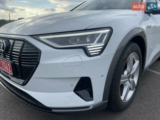 Білий Ауді E-Tron, об'ємом двигуна 0 л та пробігом 29 тис. км за 37999 $, фото 17 на Automoto.ua