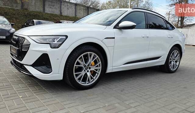 Белый Ауди E-Tron, объемом двигателя 0 л и пробегом 110 тыс. км за 37700 $, фото 29 на Automoto.ua