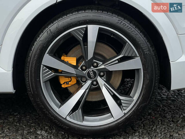 Білий Ауді E-Tron, об'ємом двигуна 0 л та пробігом 48 тис. км за 48798 $, фото 22 на Automoto.ua
