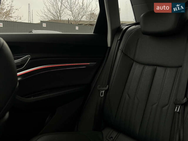 Белый Ауди E-Tron, объемом двигателя 0 л и пробегом 41 тыс. км за 41325 $, фото 74 на Automoto.ua