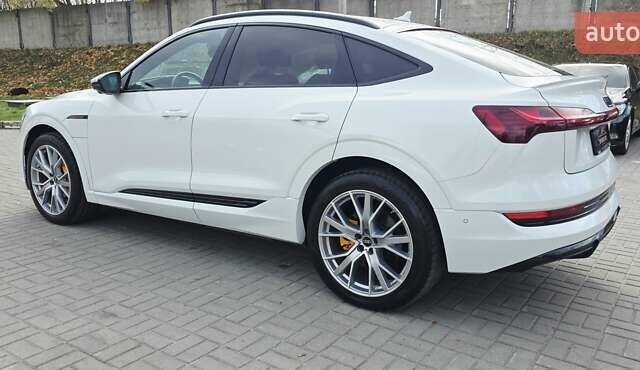 Белый Ауди E-Tron, объемом двигателя 0 л и пробегом 110 тыс. км за 37700 $, фото 24 на Automoto.ua