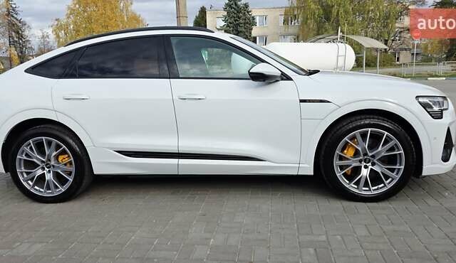 Белый Ауди E-Tron, объемом двигателя 0 л и пробегом 110 тыс. км за 37700 $, фото 11 на Automoto.ua