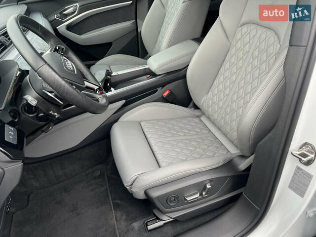 Білий Ауді E-Tron, об'ємом двигуна 0 л та пробігом 48 тис. км за 48798 $, фото 30 на Automoto.ua