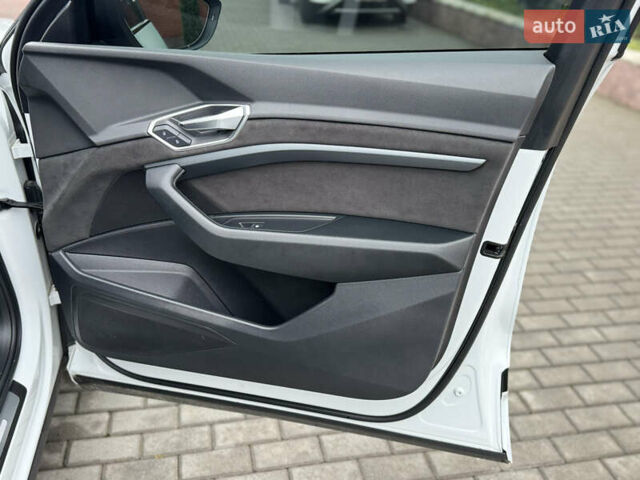 Ауди E-Tron 2023 в Хмельницком на Automoto.ua Белый Ауди E-Tron, объемом двигателя 0 л и пробегом 55 тыс. км за 37900 $, фото 20 на Automoto.ua