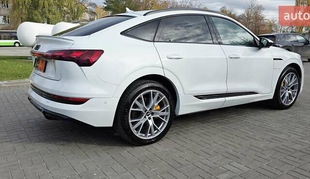 Белый Ауди E-Tron, объемом двигателя 0 л и пробегом 110 тыс. км за 37700 $, фото 15 на Automoto.ua