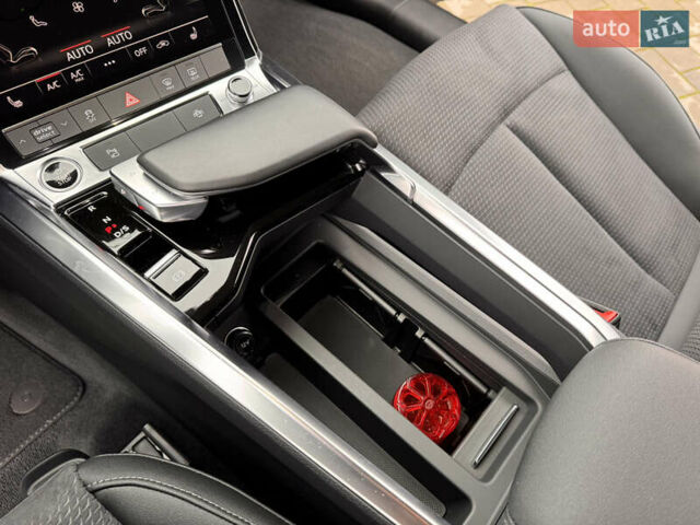 Белый Ауди E-Tron, объемом двигателя 0 л и пробегом 27 тыс. км за 38800 $, фото 32 на Automoto.ua