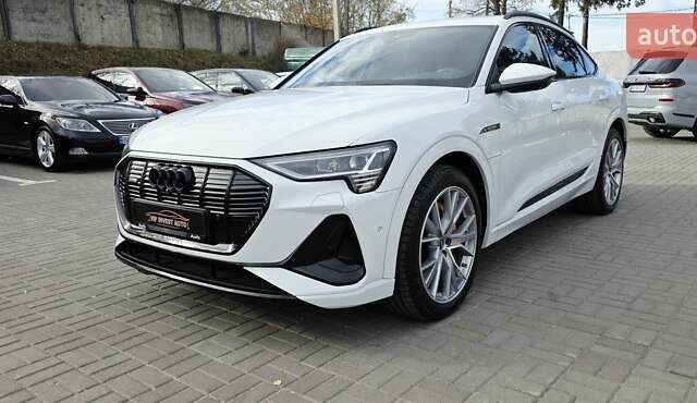 Белый Ауди E-Tron, объемом двигателя 0 л и пробегом 110 тыс. км за 37700 $, фото 3 на Automoto.ua