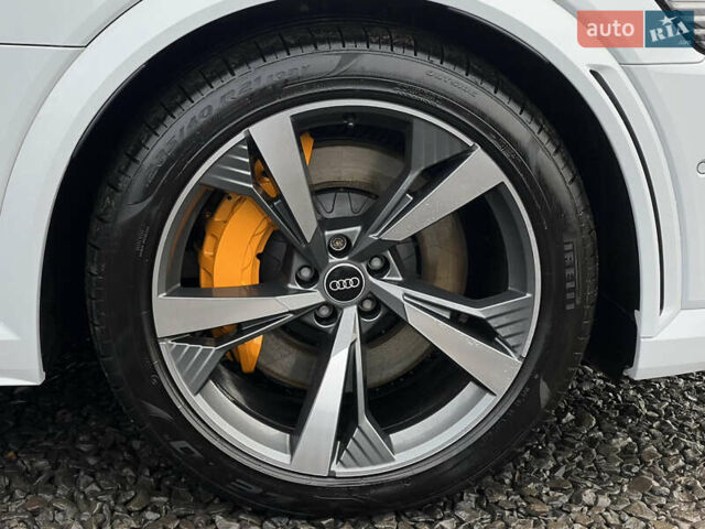 Білий Ауді E-Tron, об'ємом двигуна 0 л та пробігом 48 тис. км за 48798 $, фото 23 на Automoto.ua