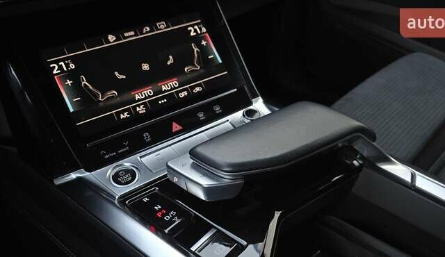 Белый Ауди E-Tron, объемом двигателя 0 л и пробегом 110 тыс. км за 37700 $, фото 102 на Automoto.ua