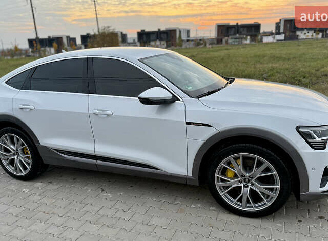 Белый Ауди E-Tron, объемом двигателя 0 л и пробегом 38 тыс. км за 38500 $, фото 3 на Automoto.ua