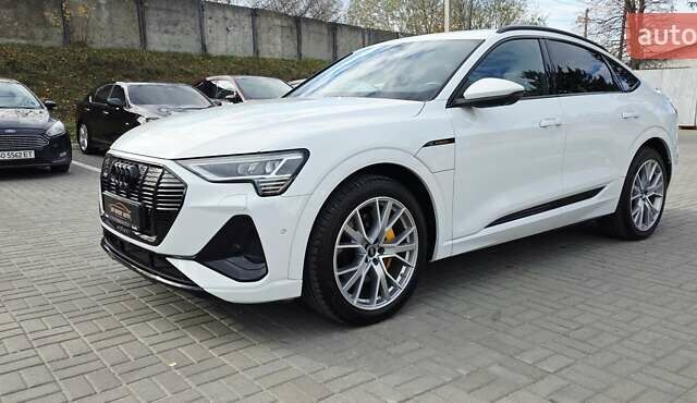 Белый Ауди E-Tron, объемом двигателя 0 л и пробегом 110 тыс. км за 37700 $, фото 1 на Automoto.ua