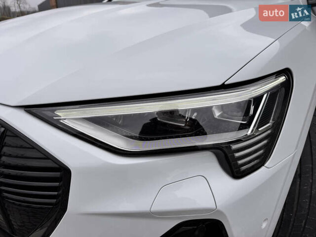 Белый Ауди E-Tron, объемом двигателя 0 л и пробегом 27 тыс. км за 38800 $, фото 16 на Automoto.ua