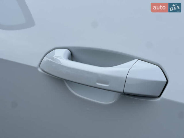 Білий Ауді E-Tron, об'ємом двигуна 0 л та пробігом 48 тис. км за 48798 $, фото 18 на Automoto.ua