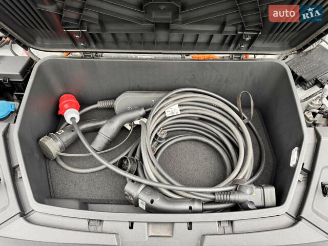 Белый Ауди E-Tron, объемом двигателя 0 л и пробегом 27 тыс. км за 38800 $, фото 39 на Automoto.ua