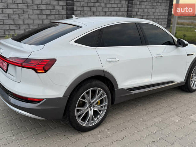 Белый Ауди E-Tron, объемом двигателя 0 л и пробегом 38 тыс. км за 38500 $, фото 13 на Automoto.ua
