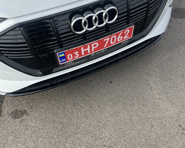 Білий Ауді E-Tron, об'ємом двигуна 0 л та пробігом 29 тис. км за 37999 $, фото 68 на Automoto.ua