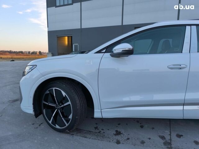 Белый Ауди E-Tron, объемом двигателя 1 л и пробегом 1 тыс. км за 37990 $, фото 3 на Automoto.ua