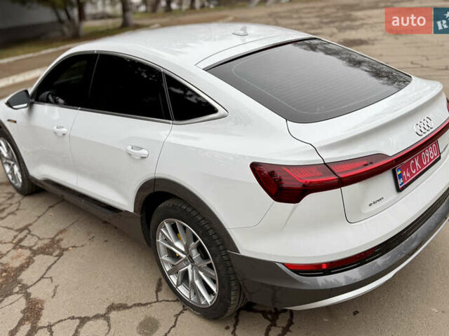 Белый Ауди E-Tron, объемом двигателя 0 л и пробегом 38 тыс. км за 38200 $, фото 12 на Automoto.ua